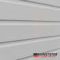 Licht grijze chalet bekleding RAL 7035 van kunststof is ook geschikt voor een stacaravan.