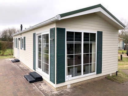 Het alternatief voor Canexel bekleding en het schilderen van deze gevelpanelen